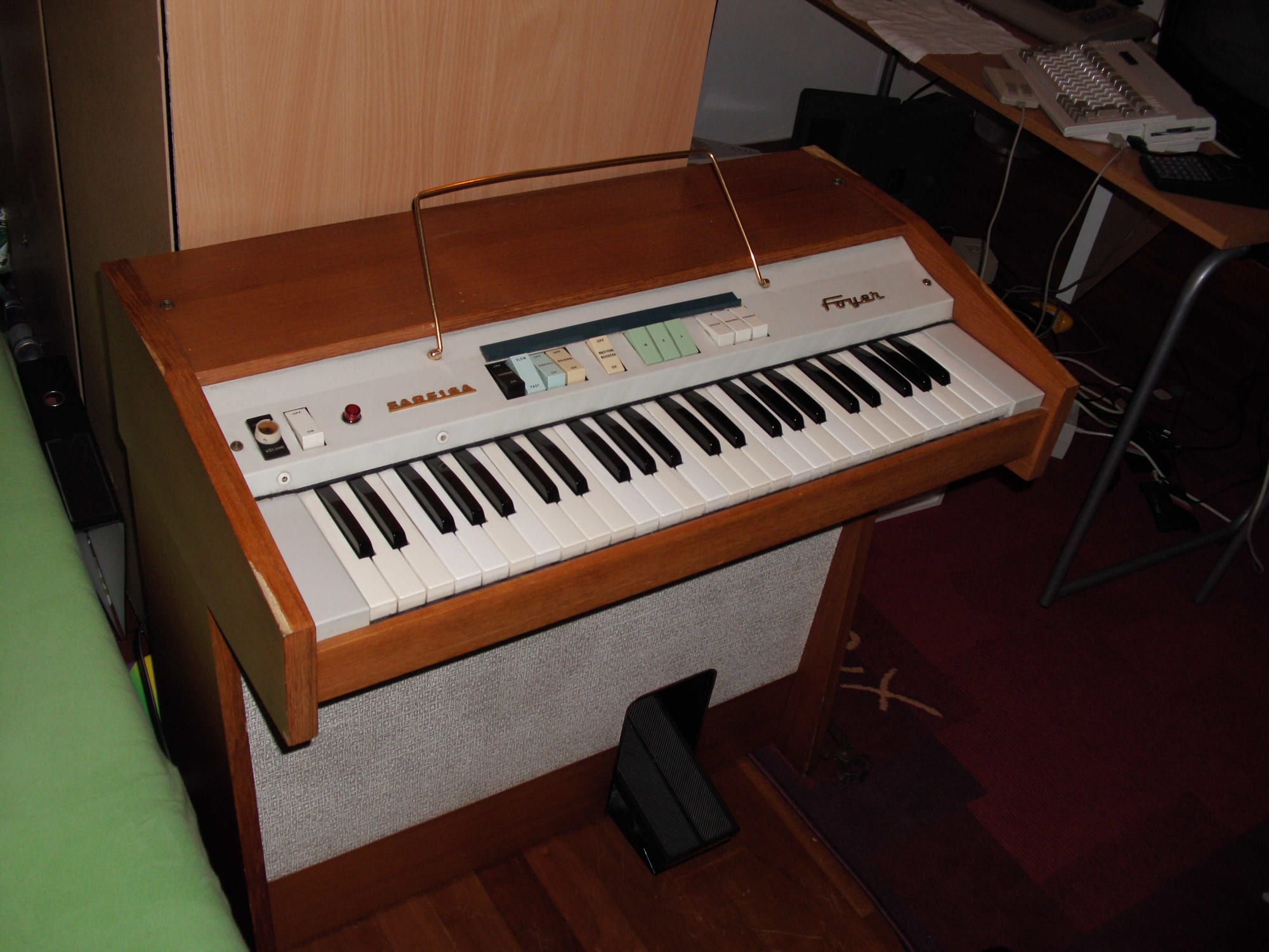 Farfisa organ
